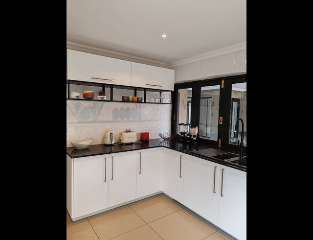 4 BEDROOM HOUSE FOR SALE IN MEERHOF